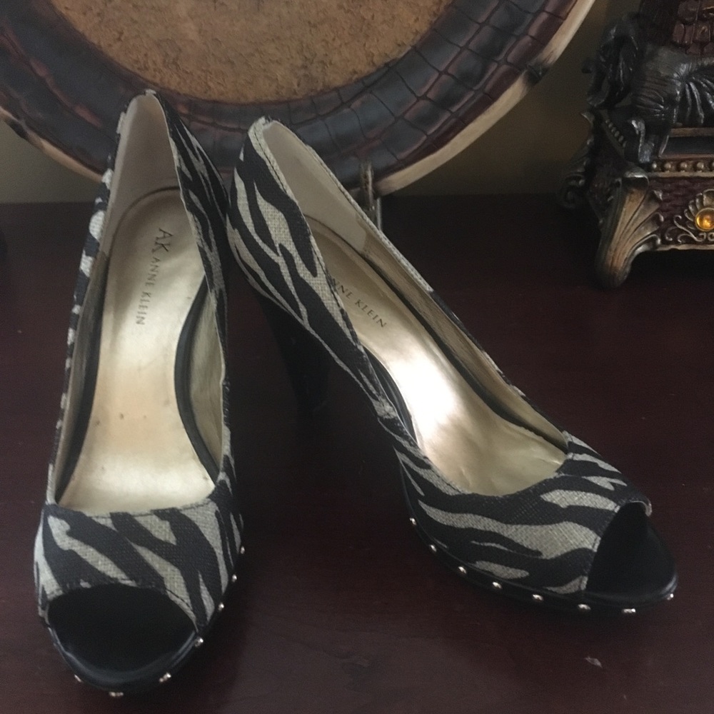 Anne Klein AK peep toe pumps heels
